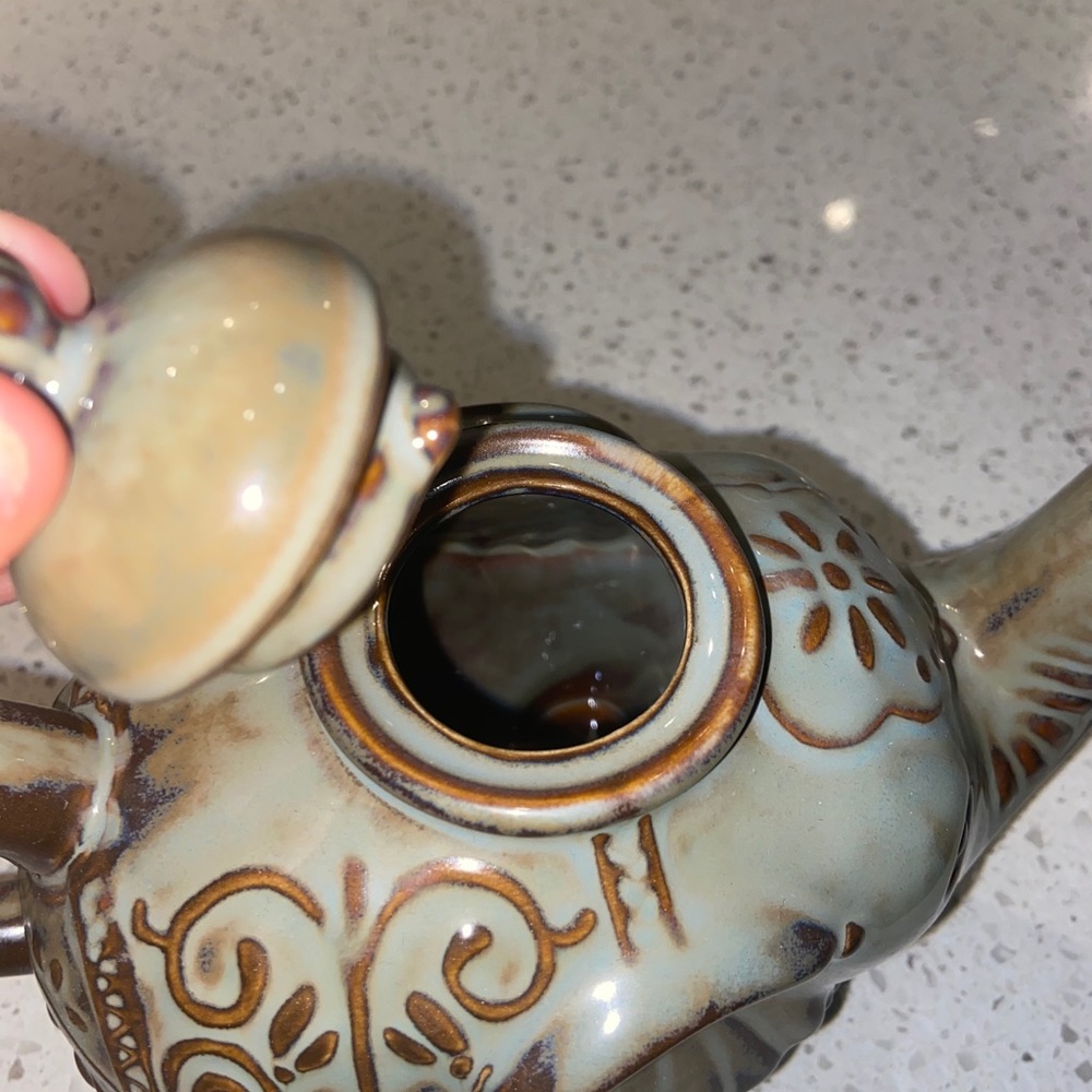 Elephant Tea Pot - Picture 4 of 5